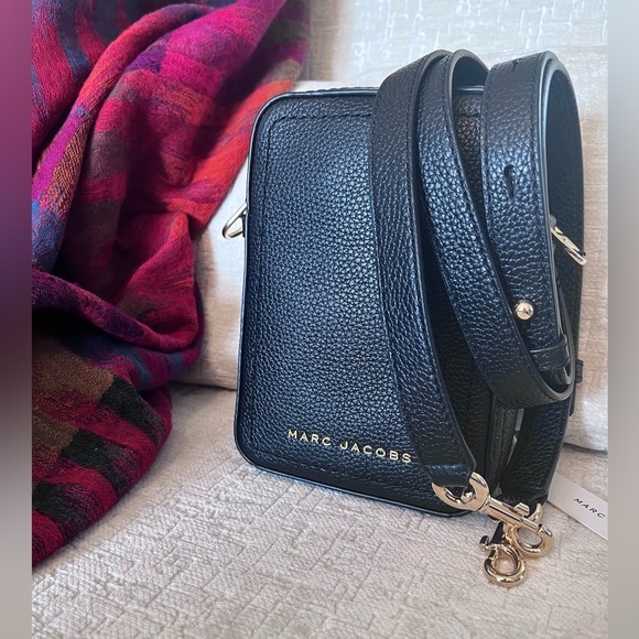 Marc Jacobs Handbags - MARC JACOBS Pebbled Leather Crossbody Bag in Black